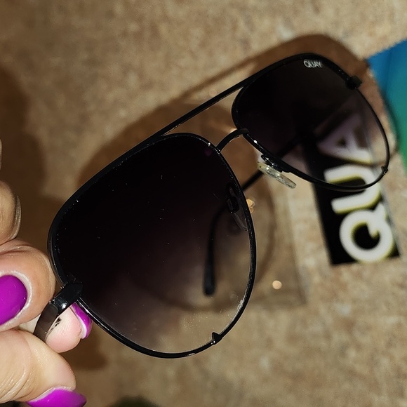 Quay Sunglasses Aviators - Picture 4 of 4
